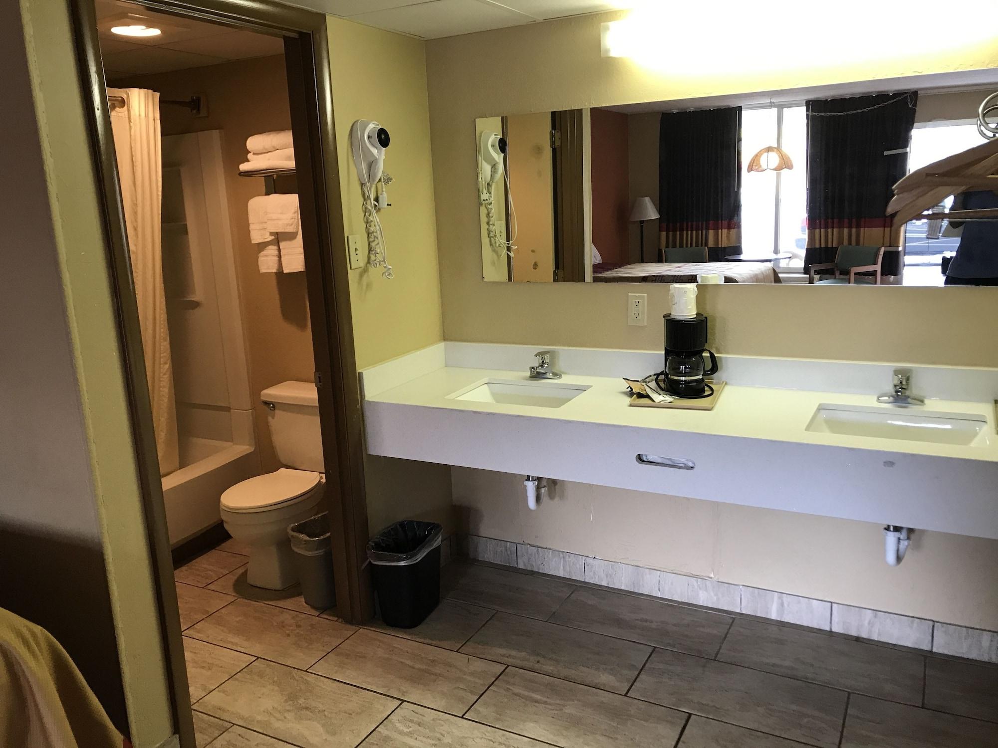 Conner Hill Motor Lodge Пиджен Фордж Екстериор снимка