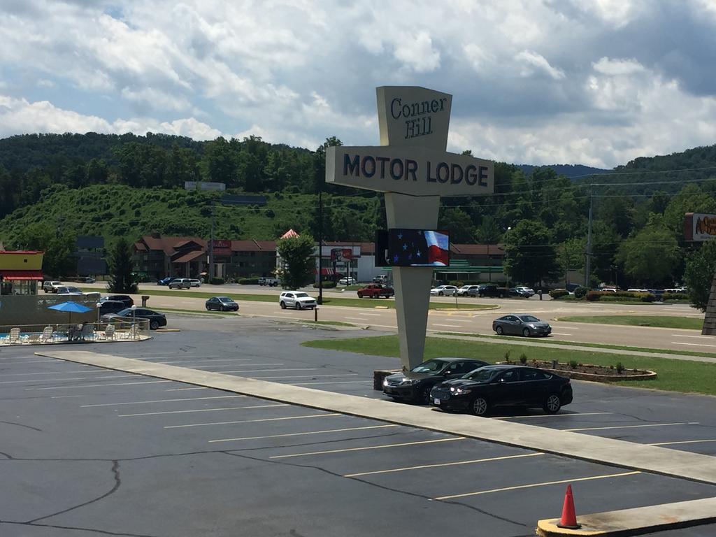 Conner Hill Motor Lodge Пиджен Фордж Екстериор снимка