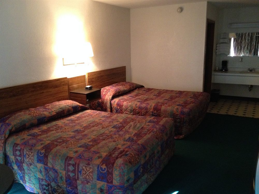 Conner Hill Motor Lodge Пиджен Фордж Екстериор снимка