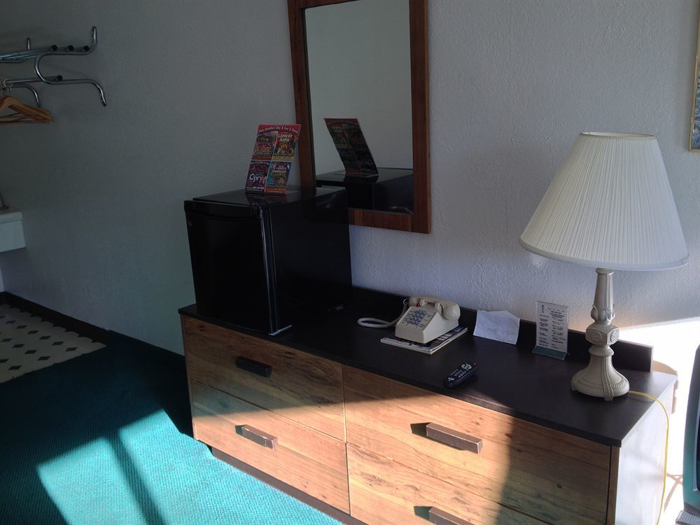 Conner Hill Motor Lodge Пиджен Фордж Екстериор снимка